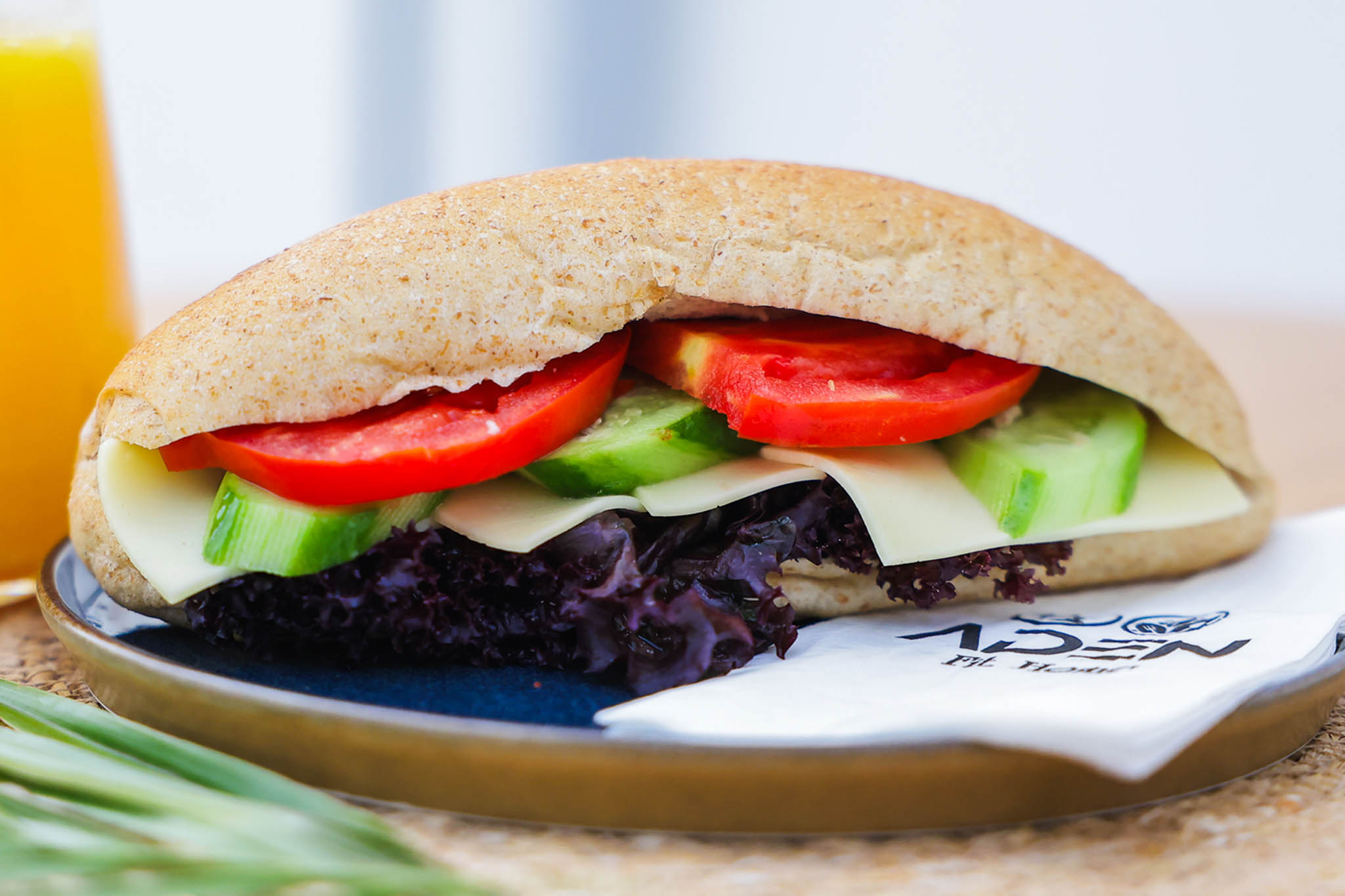 TAM BUĞDAY EKMEKLİ KLASİK SANDVİÇ